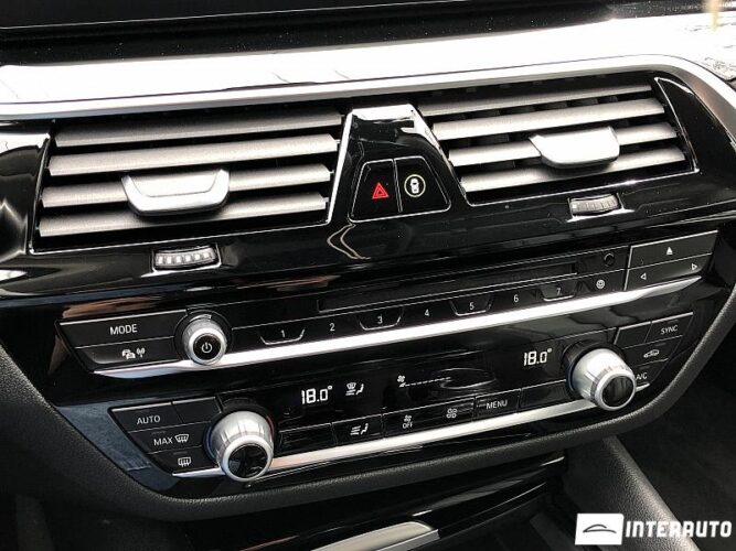 BMW 530e 45 interauto-car