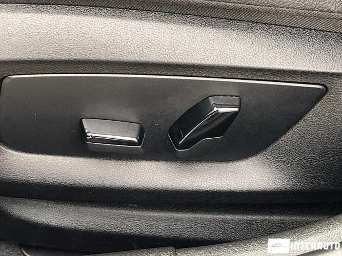 BMW 530e 49 interauto-car