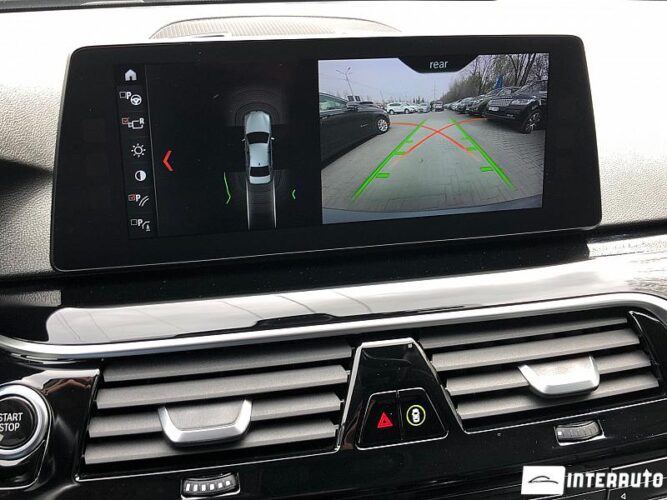 BMW 530e 44 interauto-car