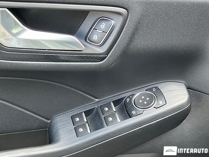 Ford Kuga 40 interauto-car