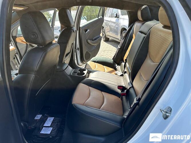 Chevrolet Volt 39 interauto-car