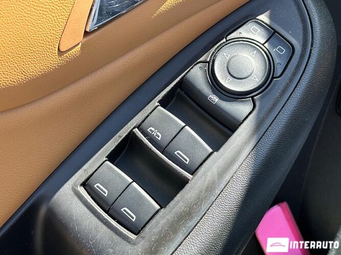 Chevrolet Volt 49 interauto-car