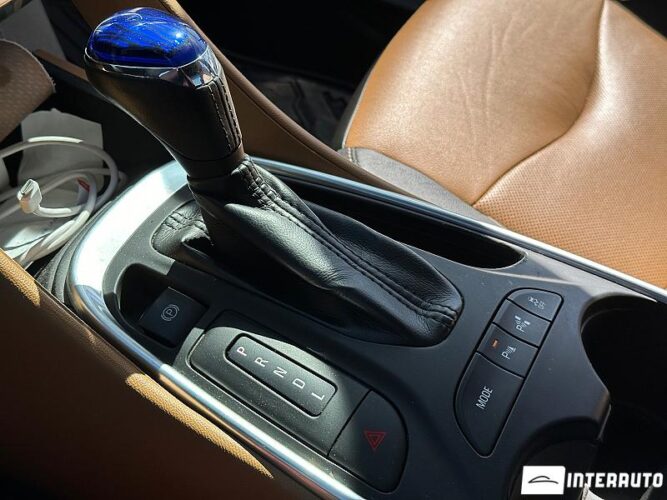 Chevrolet Volt 48 interauto-car