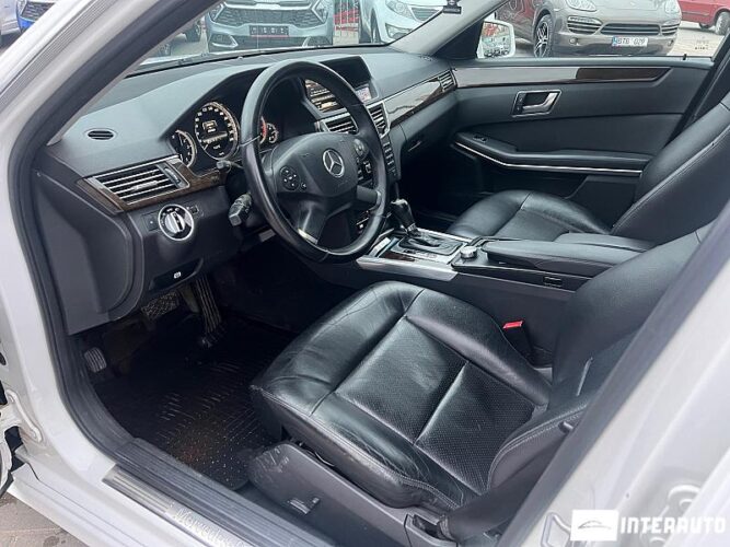 Mercedes E 200 32 interauto-car