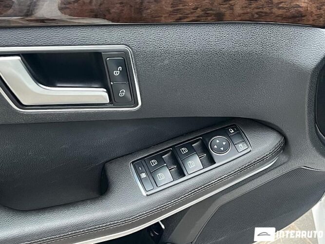 Mercedes E 200 33 interauto-car