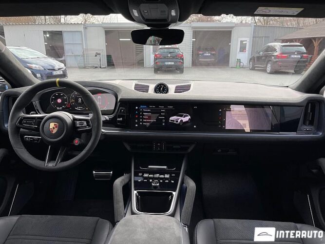 Porsche Cayenne Turbo GT Coupe 49 interauto-car