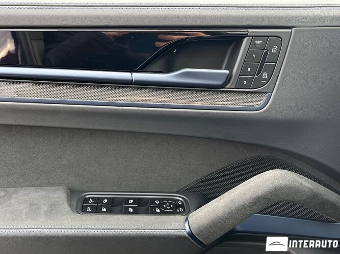 Porsche Cayenne Turbo GT Coupe 44 interauto-car