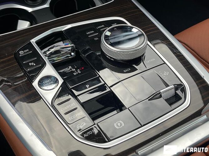 BMW X7 4.0d 57 interauto-car