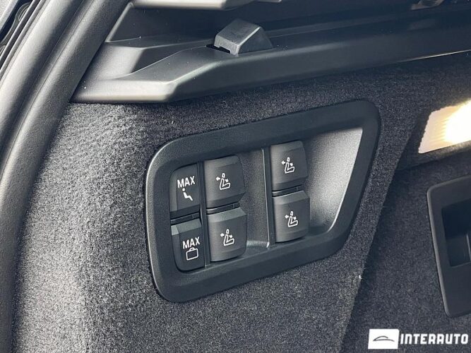 BMW X7 4.0d 66 interauto-car