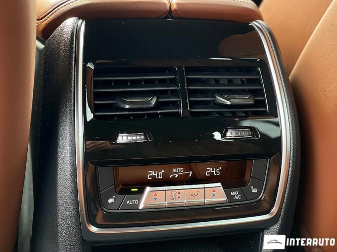 BMW X7 4.0d 63 interauto-car