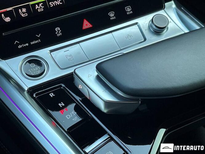 Audi E-tron Sportback 47 interauto-car