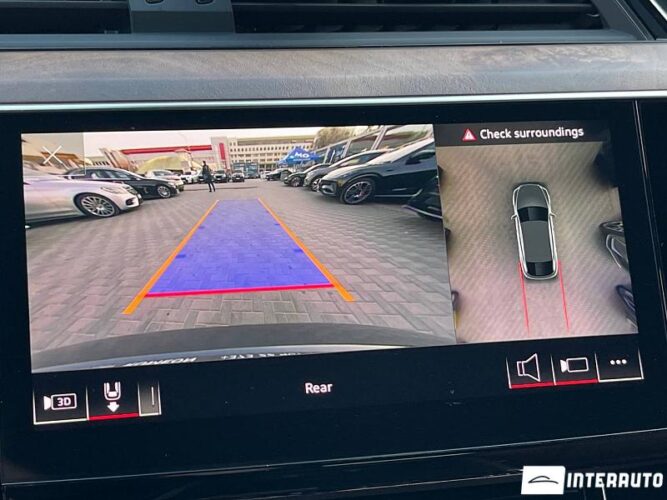 Audi E-tron Sportback 44 interauto-car