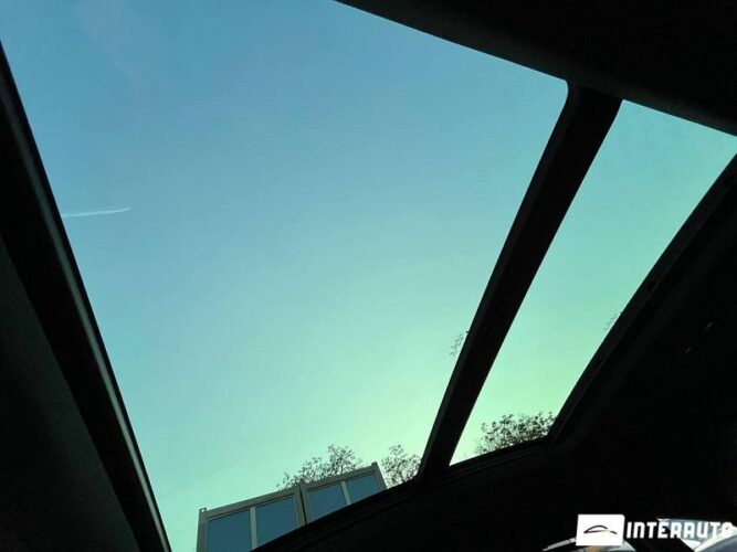 Audi E-tron Sportback 55 interauto-car