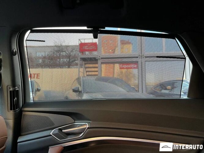 Audi E-tron Sportback 56 interauto-car