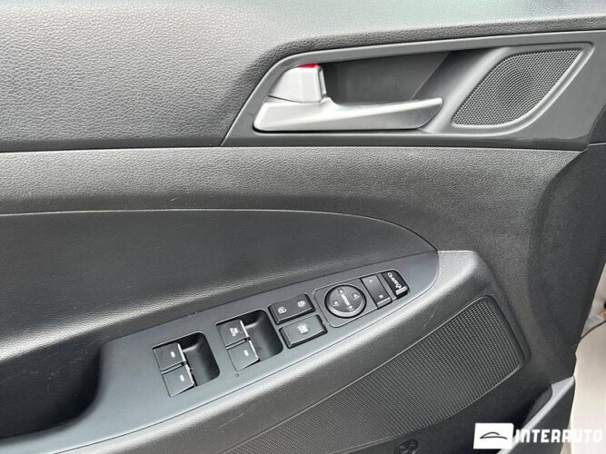 Hyundai Tucson 40 interauto-car