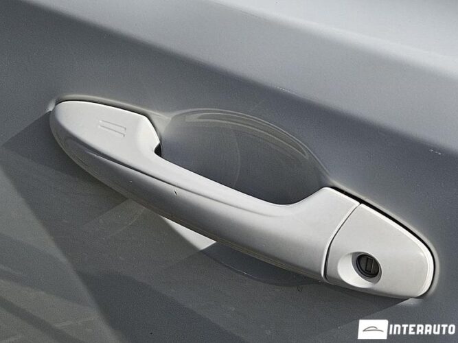 Toyota Rav-4 46 interauto-car