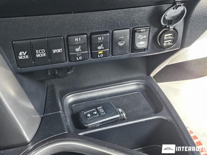 Toyota Rav-4 42 interauto-car