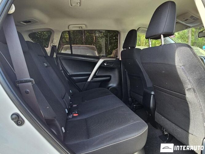 Toyota Rav-4 38 interauto-car