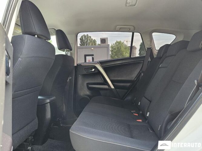 Toyota Rav-4 37 interauto-car