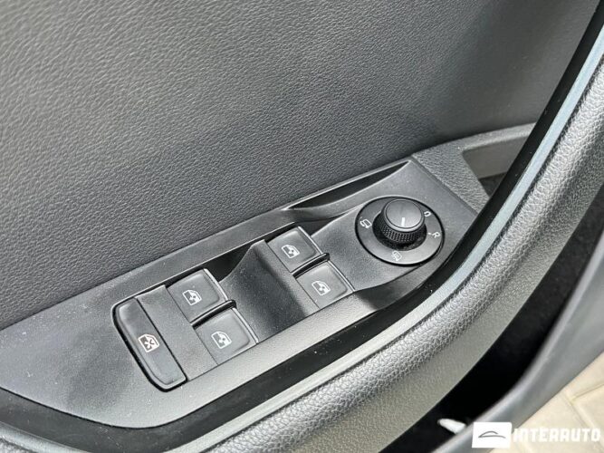 Skoda Superb 47 interauto-car