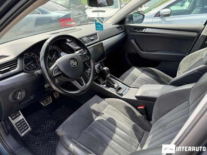 Skoda Superb 36 interauto-car