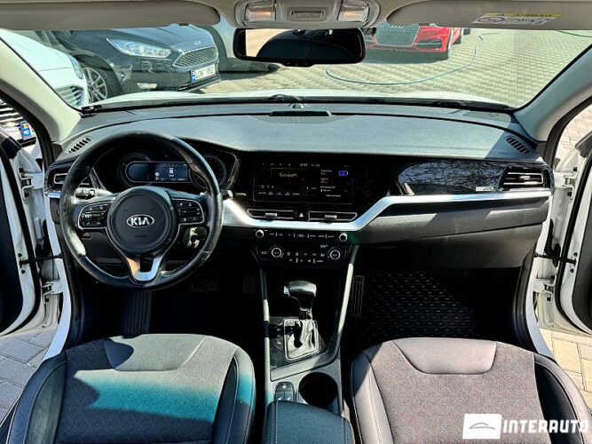 Kia Niro 40 interauto-car