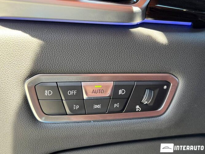BMW X5 4.0i 58 interauto-car