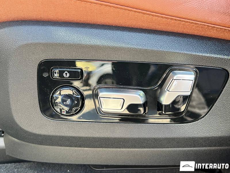 BMW X5 4.0i 32 automobil-interauto