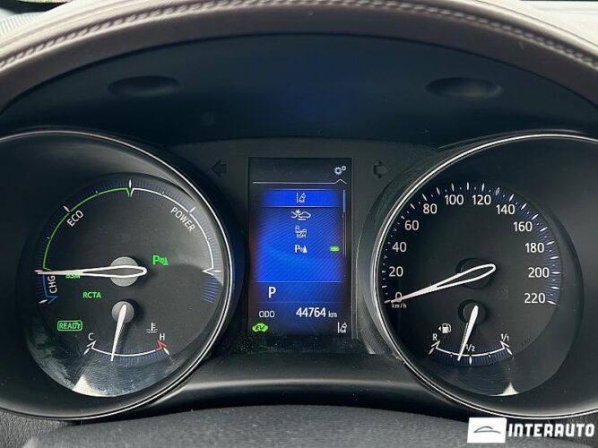Toyota C-HR 37 interauto-car