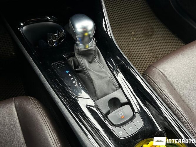 Toyota C-HR 36 interauto-car