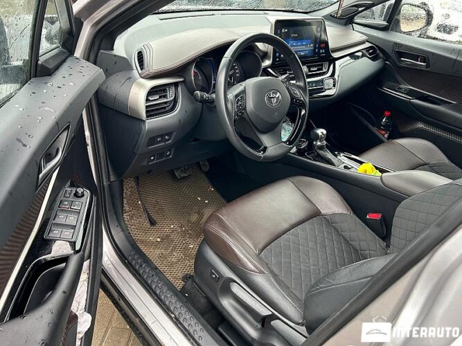 Toyota C-HR 31 interauto-car