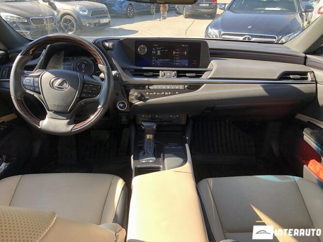 Lexus ES 300h 40 interauto-car