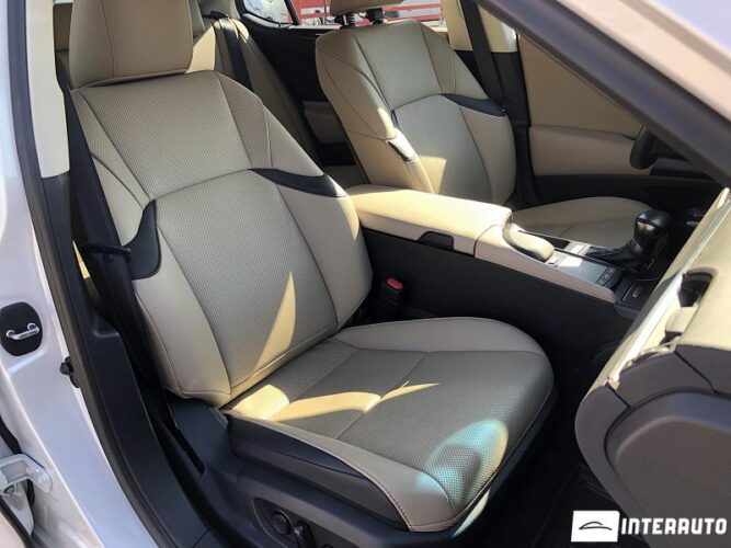 Lexus ES 300h 41 interauto-car