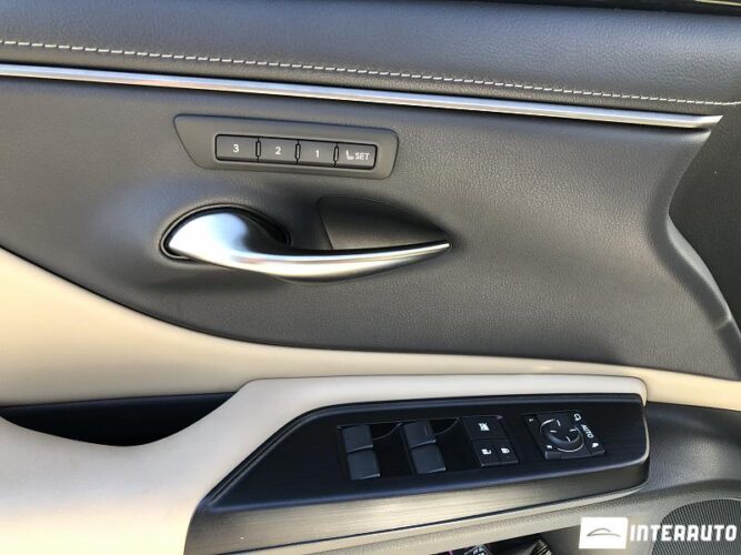 Lexus ES 300h 53 interauto-car