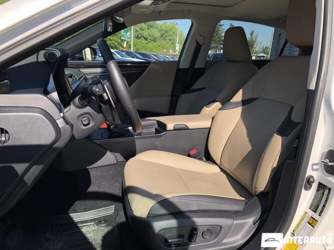 Lexus ES 300h 39 interauto-car