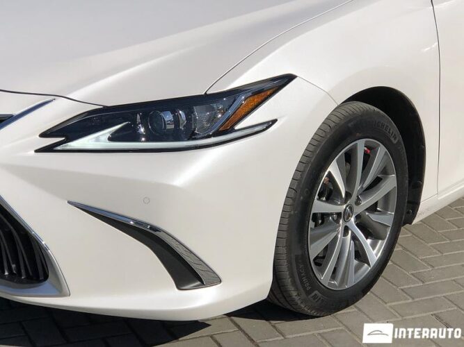 Lexus ES 300h 38 interauto-car