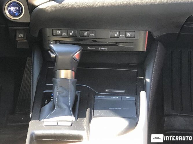 Lexus ES 300h 48 interauto-car