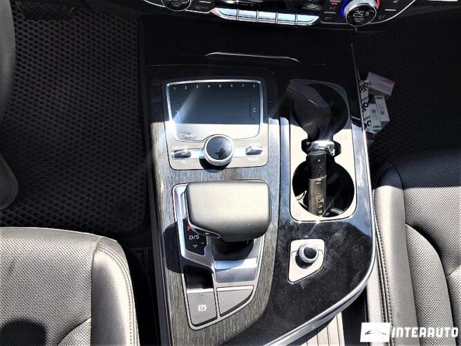 Audi Q7 48 interauto-car