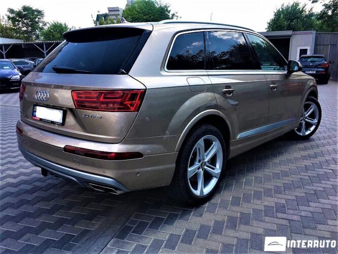 Audi Q7 35 interauto-car