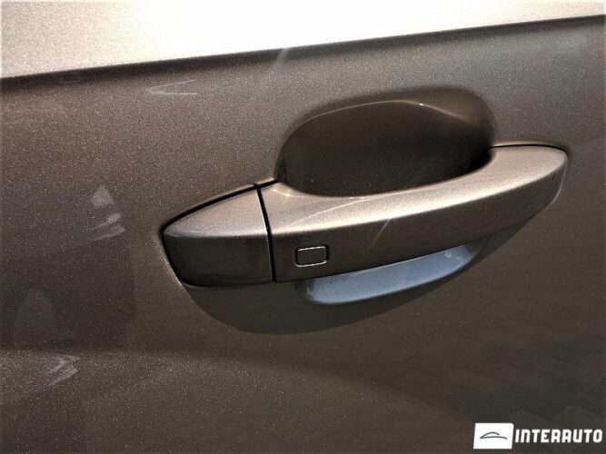 Audi Q7 46 interauto-car