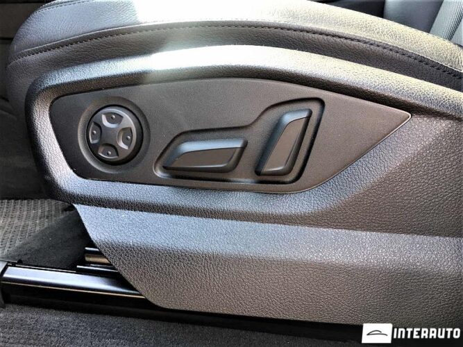 Audi Q7 49 interauto-car