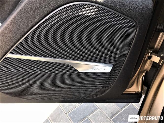 Audi Q7 45 interauto-car