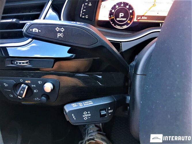 Audi Q7 42 interauto-car