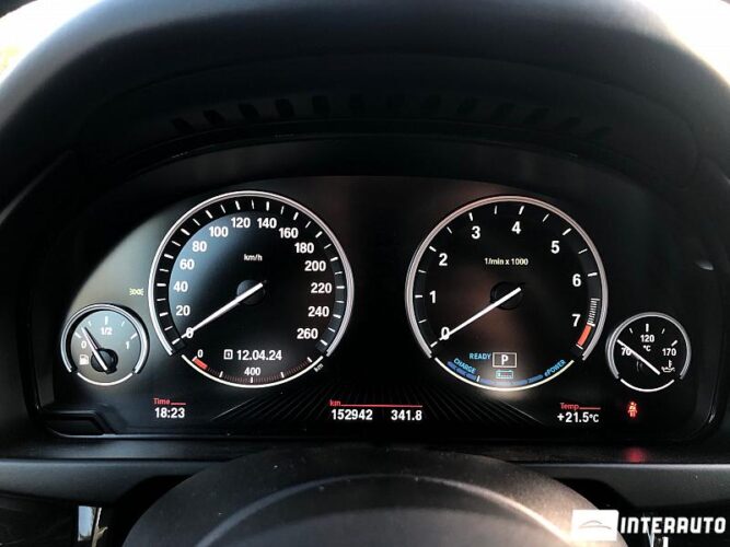 BMW X5 4.0e 42 interauto-car