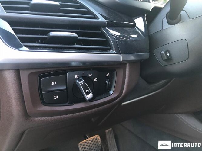 BMW X5 4.0e 40 interauto-car