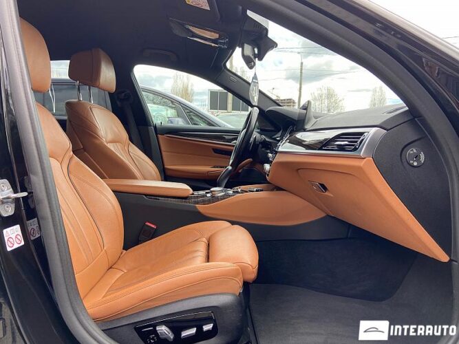 BMW 530e 56 interauto-car
