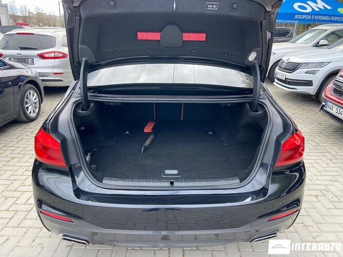 BMW 530e 38 interauto-car