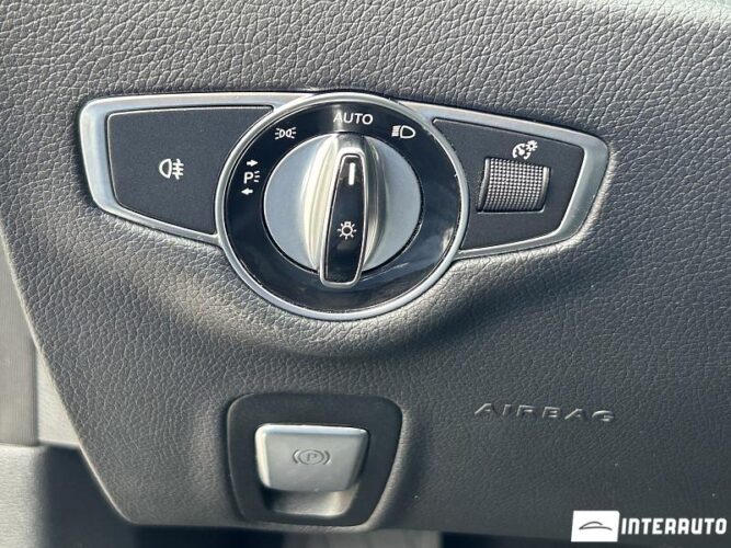 Mercedes E 220 38 interauto-car