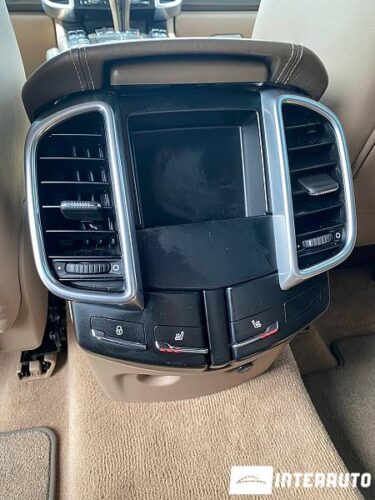 Porsche Cayenne 44 interauto-car