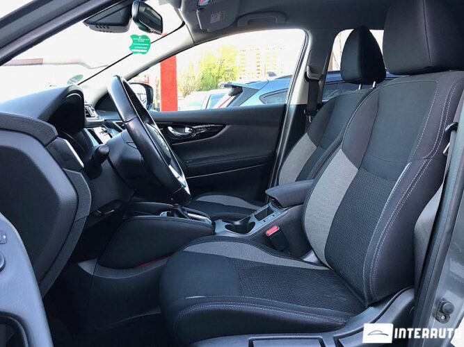 Nissan Qashqai 33 interauto-car